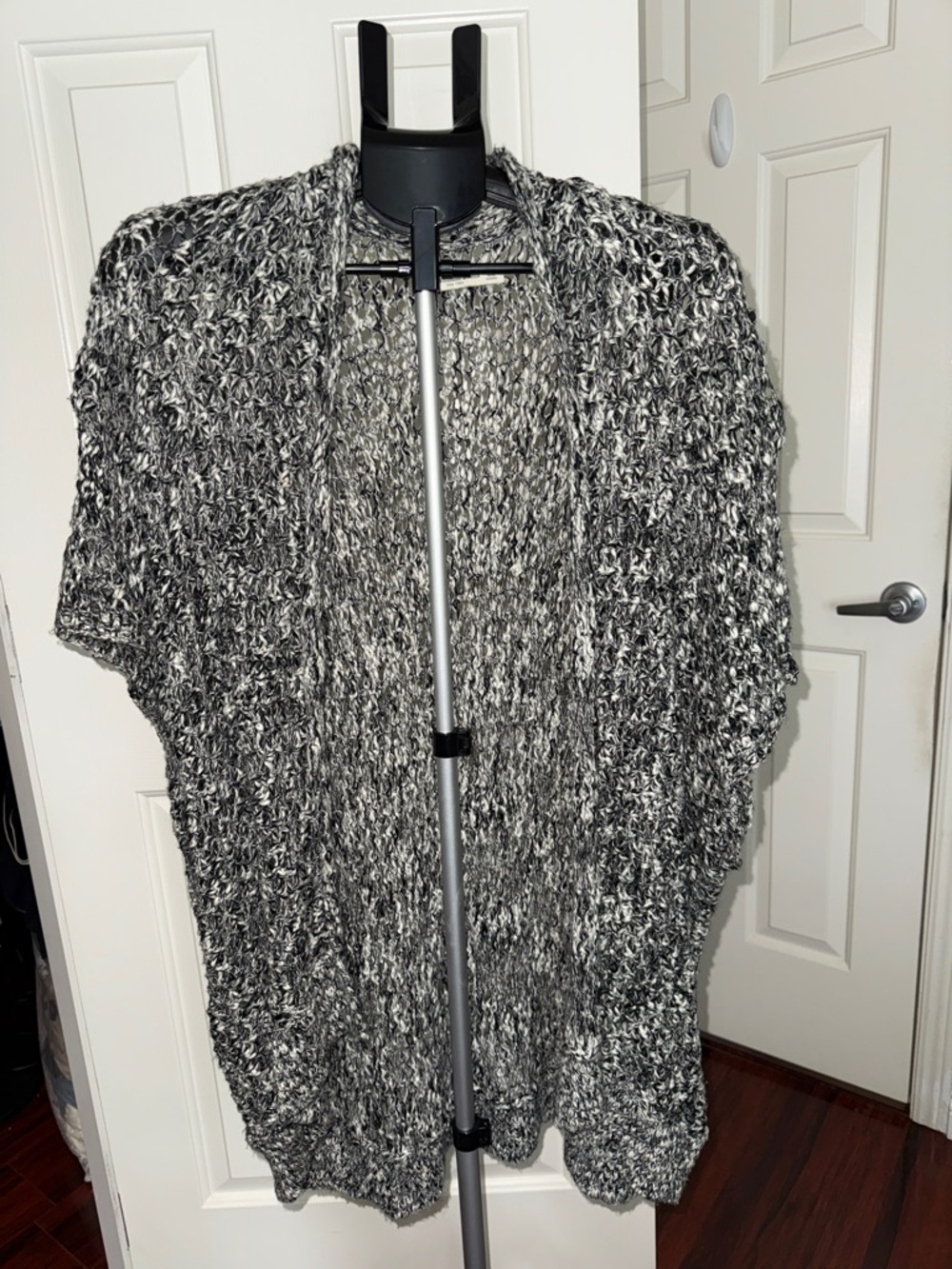 Abercrombie & Fitch Black and White Marled Open-Front Cardigan